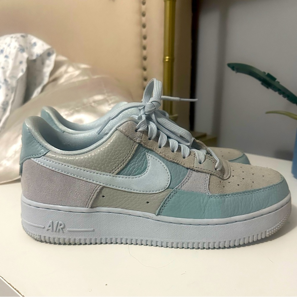 Nike Air Force Women’s Shoes